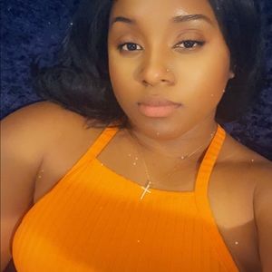 Meet your Posher, Adrianna